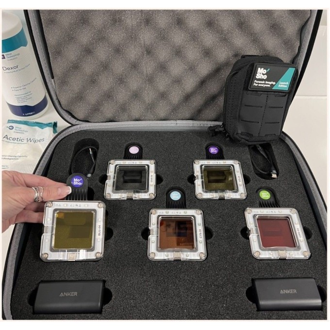 Trusa criminalistica cercetare la fata locului - sistem de lumini si filtre pentru spartfon - Mo-Sho